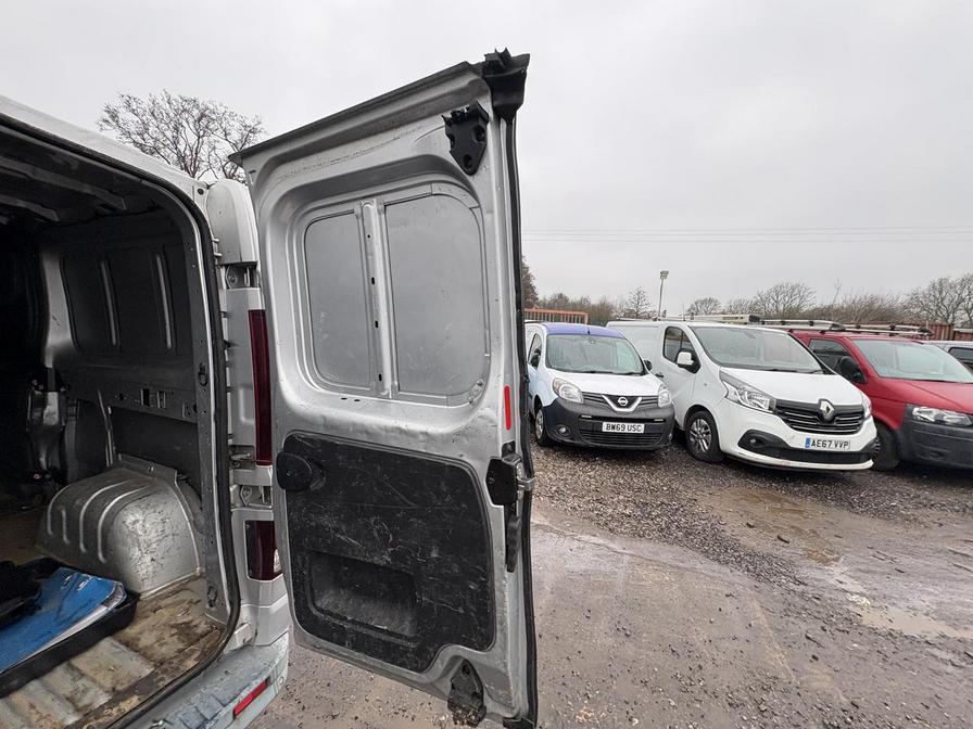 2015 Vauxhall Vivaro – Model: Vivaro  2900 Sportive CDTi – YP15JLU