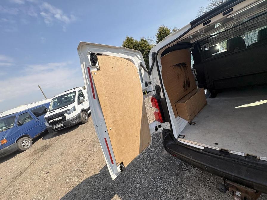 2020 Vauxhall Vivaro – Model: Vivaro  3100 Edition S/S – PE70HVD