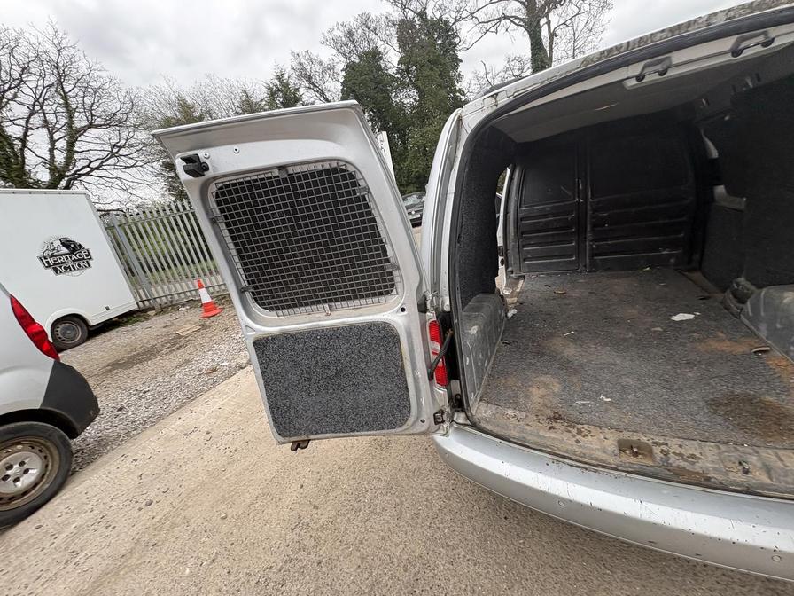 2014 Volkswagen Caddy MaxI – Model: Caddy Maxi C20 Highline TDI BlueMotion Technology – GP14NWT