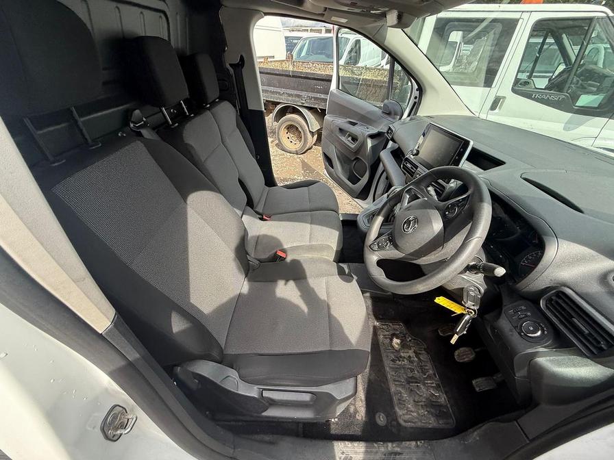 2019 Vauxhall Combo – Model: Combo 2300 Sportive S/S – DP69UPJ