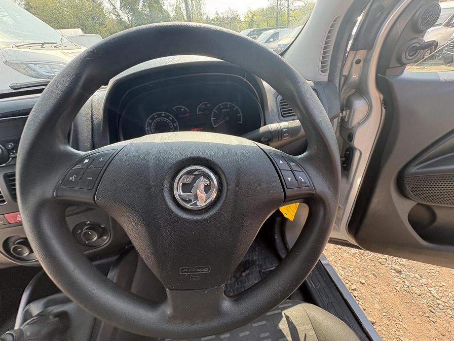 2018 Vauxhall Combo – Model: Combo 2300 CDTi S/S – BU18KPN