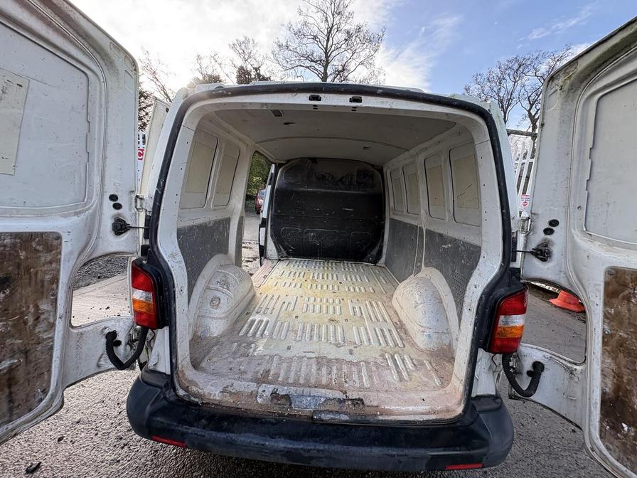 2006 Volkswagen Transporter – Model: Transporter T30 104 TDI – MF56DKK