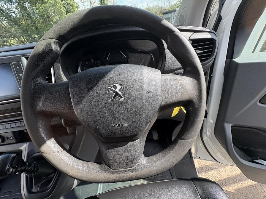 2018 Peugeot Expert – Model: Expert Professional Standard Blue HDi – WF68HCL