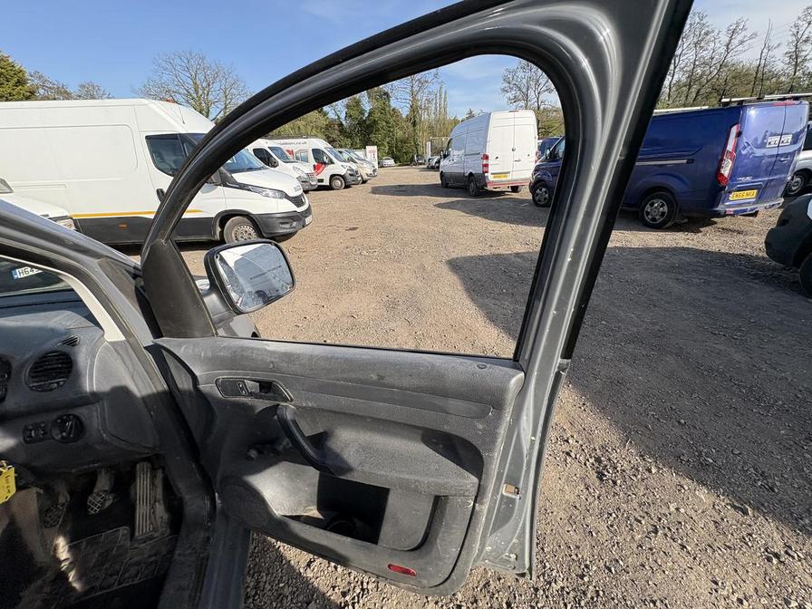 2011 Volkswagen Caddy – Model: Caddy Maxi C20 TDI – RO11KHP