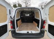 2022 Vauxhall Combo – Model: Combo 2300 Dynamic TD – KN22KTC