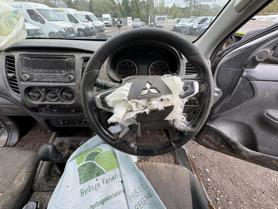 2017 Mitsubishi L200 – Model: L200 4Life DI-D – CV67HTD