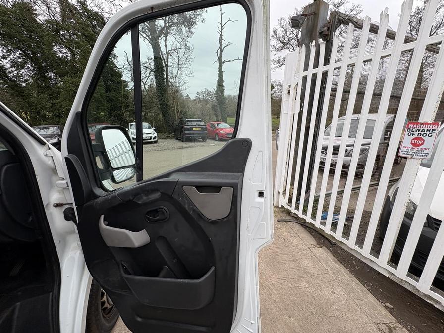 2011 Renault Master – Model: Master LH35 dCi 100 – MK11HHA