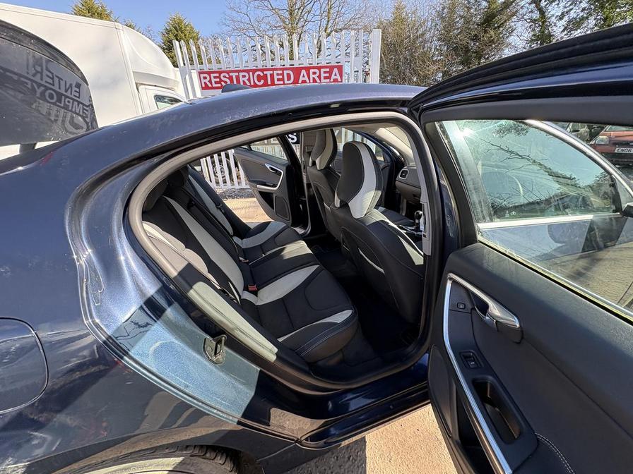 2012 Volvo S60 – Model: S60 R-Design Luxury D4 – LR12EFG