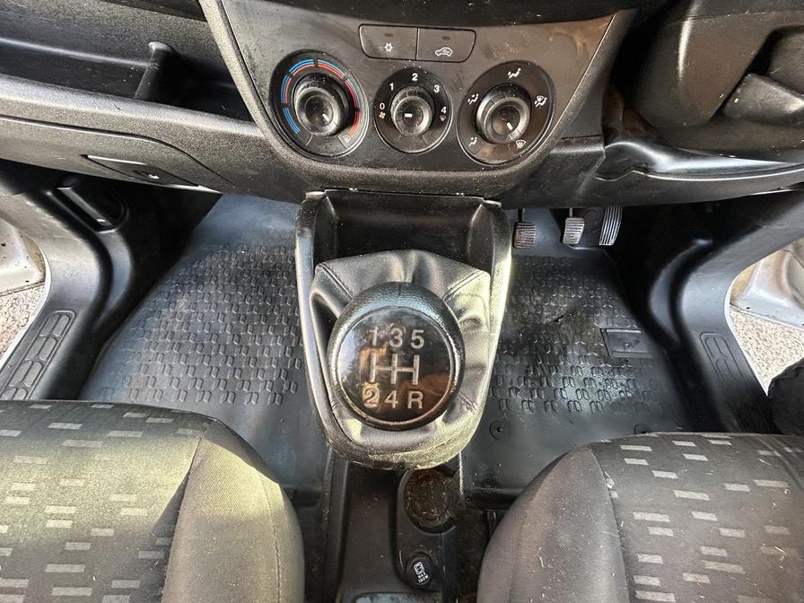 2014 Vauxhall Combo – Model: Combo 2000 L1H1 CDTi Sportive – DV64PYD