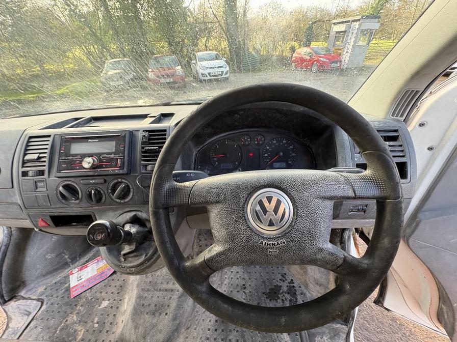 2006 Volkswagen Transporter – Model: Transporter T30 104 TDI – MF56DKK