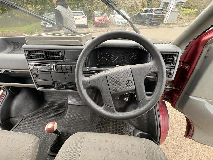 1995 Volkswagen Caravelle – Model: Transporter Caravelle – N403UVM