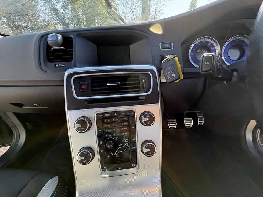 2012 Volvo S60 – Model: S60 R-Design Luxury D4 – LR12EFG