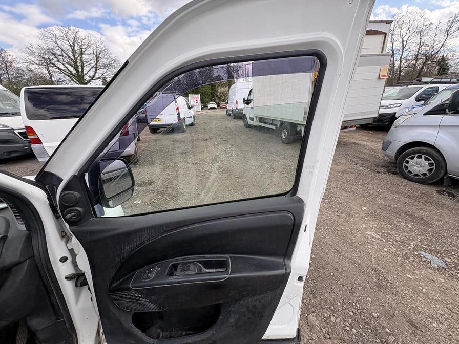 2018 Vauxhall Combo – Model: Combo 2300 CDTi – NL18EEF