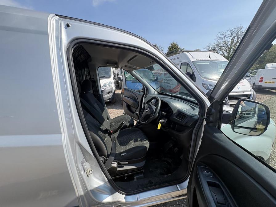 2018 Vauxhall Combo – Model: Combo 2300 CDTi S/S – BU18KPN