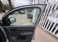 2014 Volkswagen Caddy MaxI – Model: Caddy Maxi C20 Highline TDI BlueMotion Technology – GP14NWT