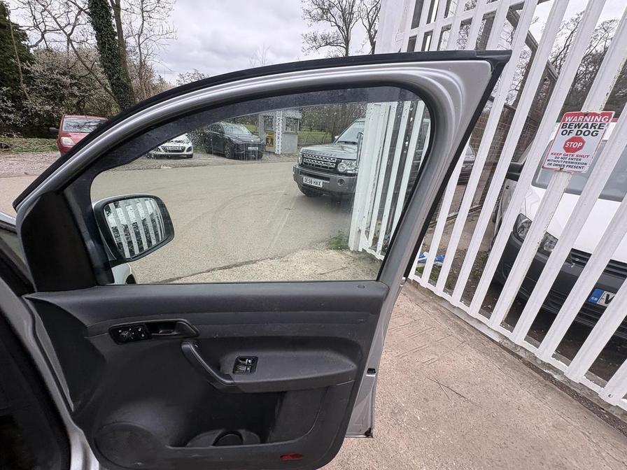 2014 Volkswagen Caddy MaxI – Model: Caddy Maxi C20 Highline TDI BlueMotion Technology – GP14NWT