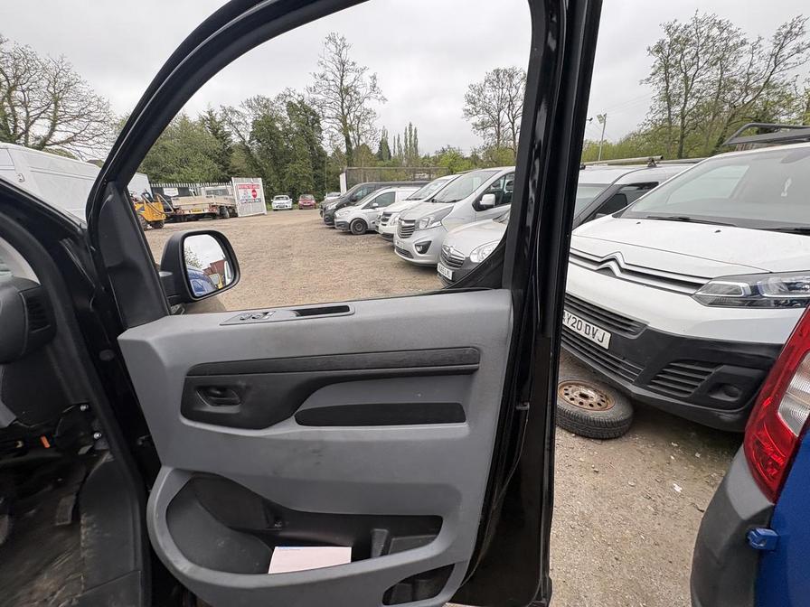 2019 Vauxhall Vivaro – Model: Vivaro 2900 Dynamic S/S – DP69VHY