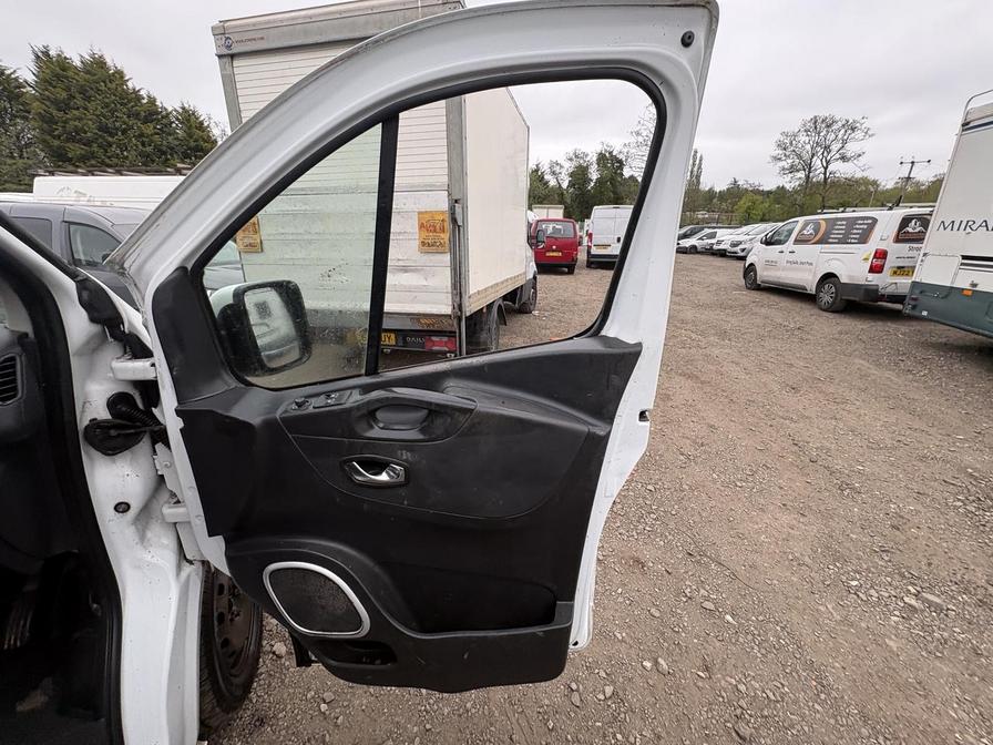 2016 Vauxhall Vivaro – Model: Vivaro  2900 Sportive CDTi – DG16VZB