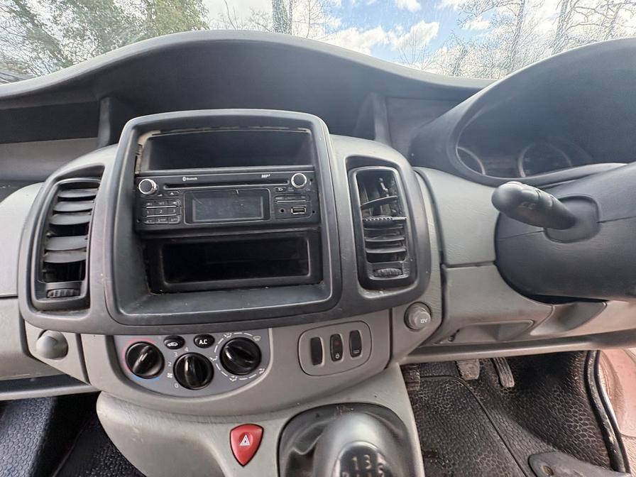 2014 Renault Trafic – Model: Trafic SL27 dCi – LB14OLM