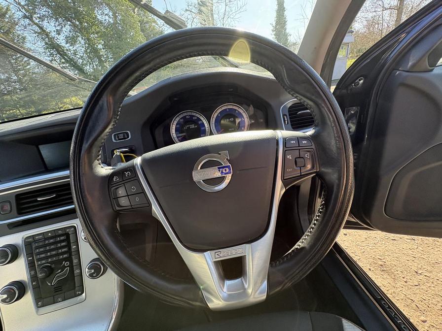 2012 Volvo S60 – Model: S60 R-Design Luxury D4 – LR12EFG