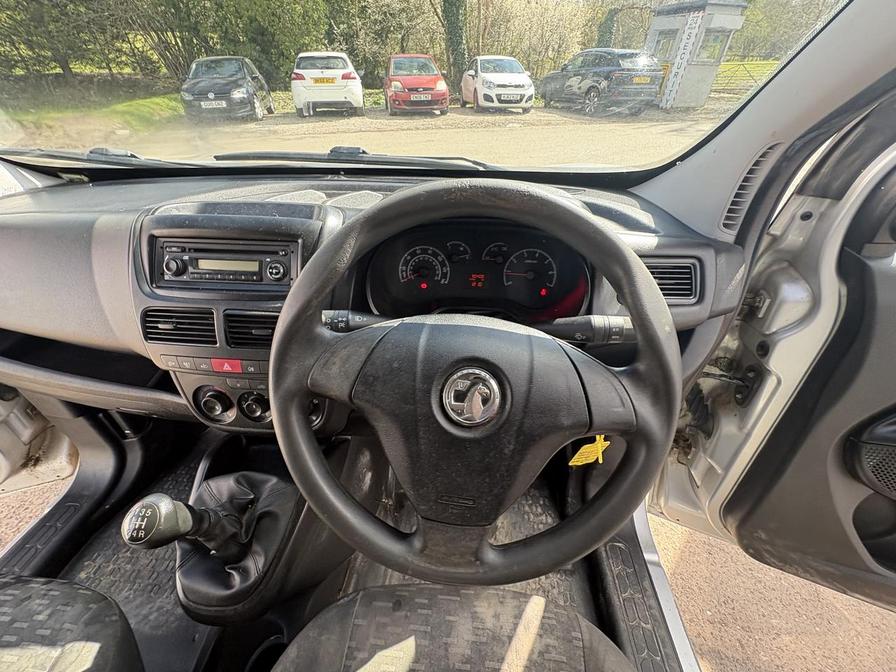 2015 Vauxhall Combo – Model: Combo 2000 L1H1 CDTi Sportive – FG65NTF