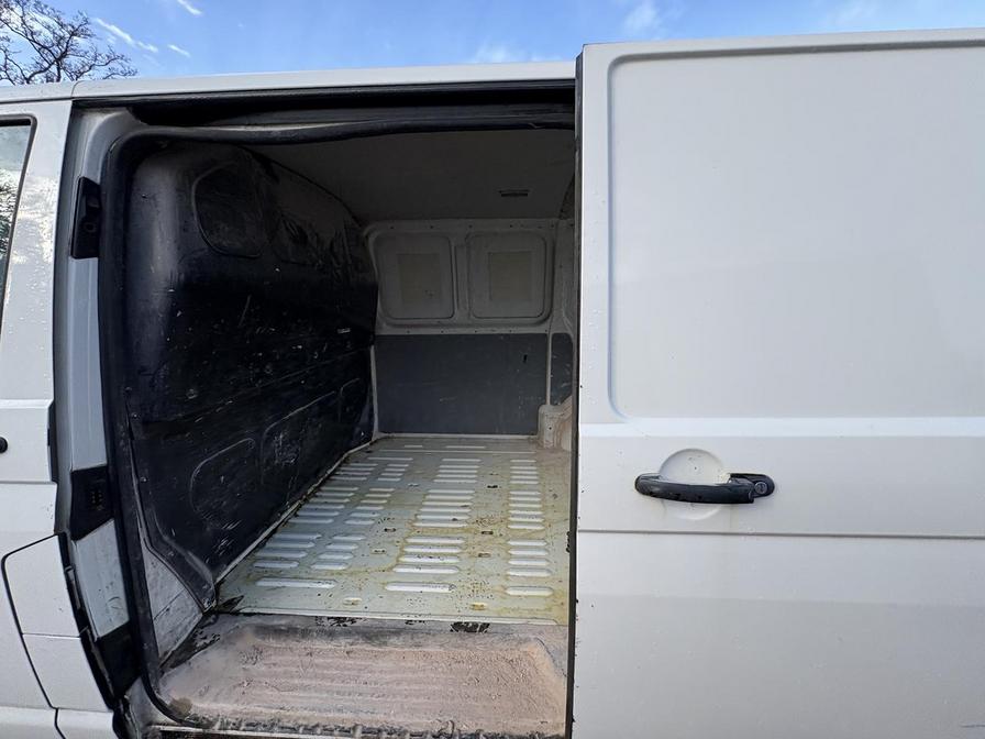 2006 Volkswagen Transporter – Model: Transporter T30 104 TDI – MF56DKK