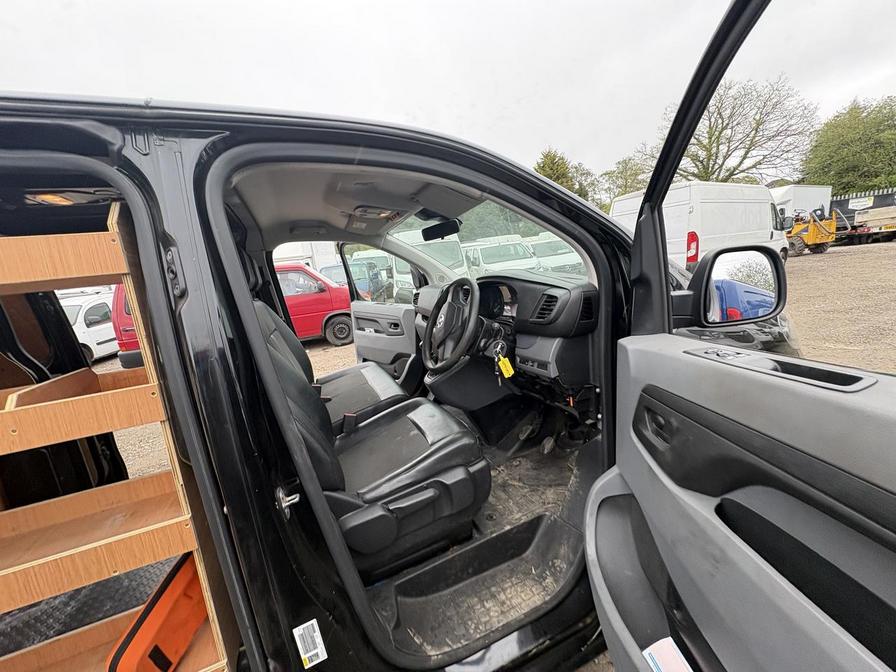 2019 Vauxhall Vivaro – Model: Vivaro 2900 Dynamic S/S – DP69VHY