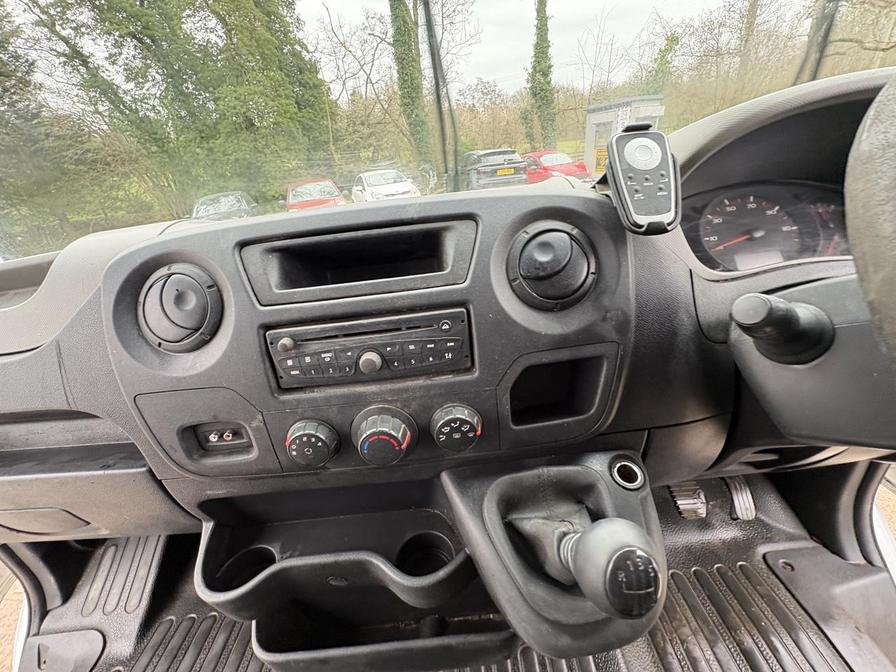 2011 Renault Master – Model: Master LH35 dCi 100 – MK11HHA