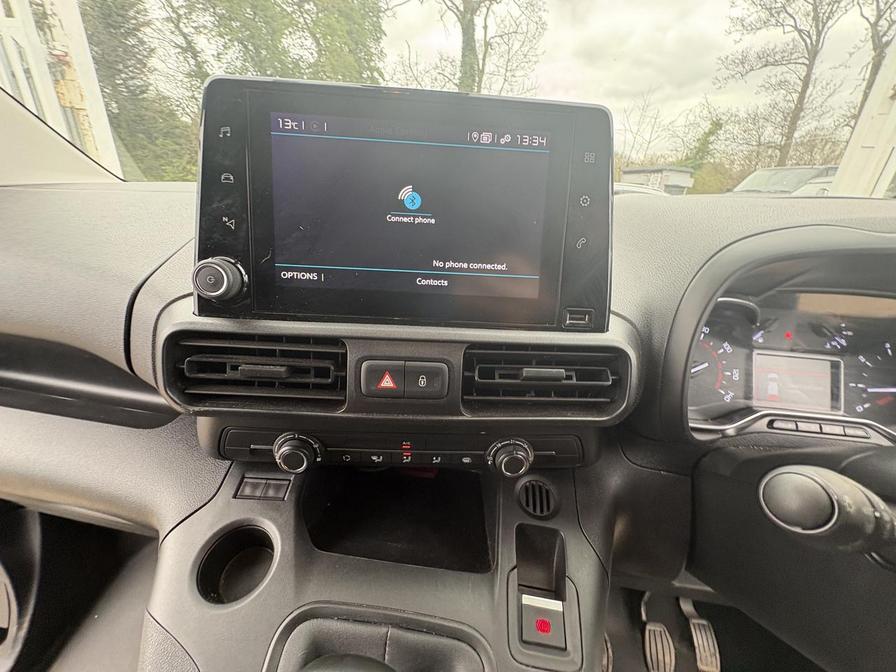 2022 Citroen Berlingo – Model: Berlingo 1000 Driver Professional Blue HDi – MD71YHM