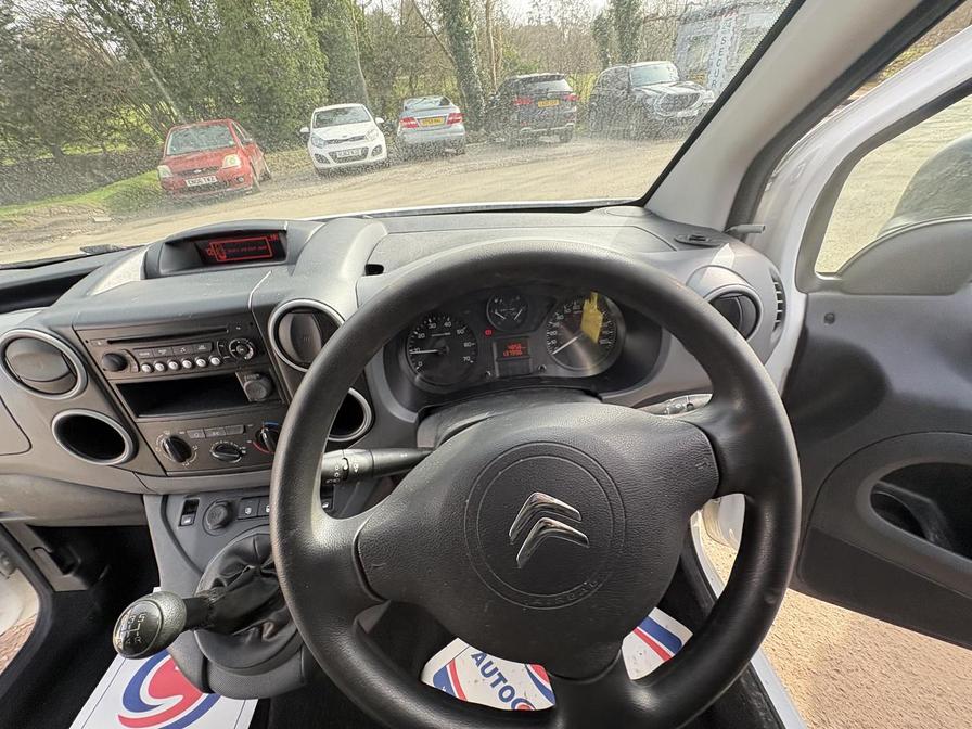 2017 Citroen Berlingo – Model: Berlingo 750 LX Blue HDi S/S – LC67VJJ