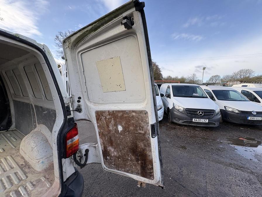 2006 Volkswagen Transporter – Model: Transporter T30 104 TDI – MF56DKK