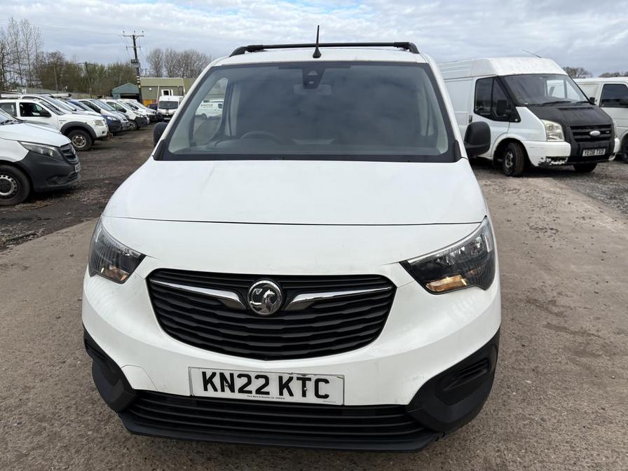 2022 Vauxhall Combo – Model: Combo 2300 Dynamic TD – KN22KTC