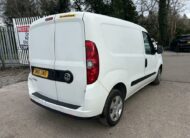 2016 Vauxhall Combo – Model: Combo 2000 L1H1 CDTi Sportive – DN16UAO