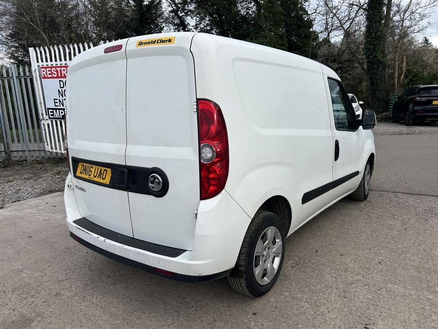 2016 Vauxhall Combo – Model: Combo 2000 L1H1 CDTi Sportive – DN16UAO
