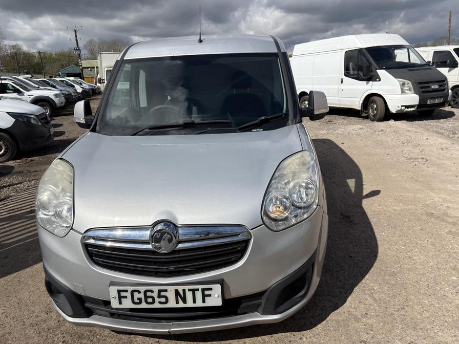 2015 Vauxhall Combo – Model: Combo 2000 L1H1 CDTi Sportive – FG65NTF