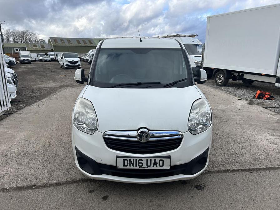 2016 Vauxhall Combo – Model: Combo 2000 L1H1 CDTi Sportive – DN16UAO