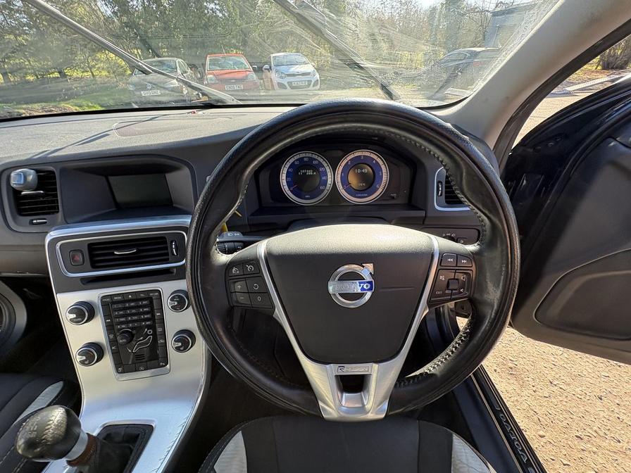 2012 Volvo S60 – Model: S60 R-Design Luxury D4 – LR12EFG