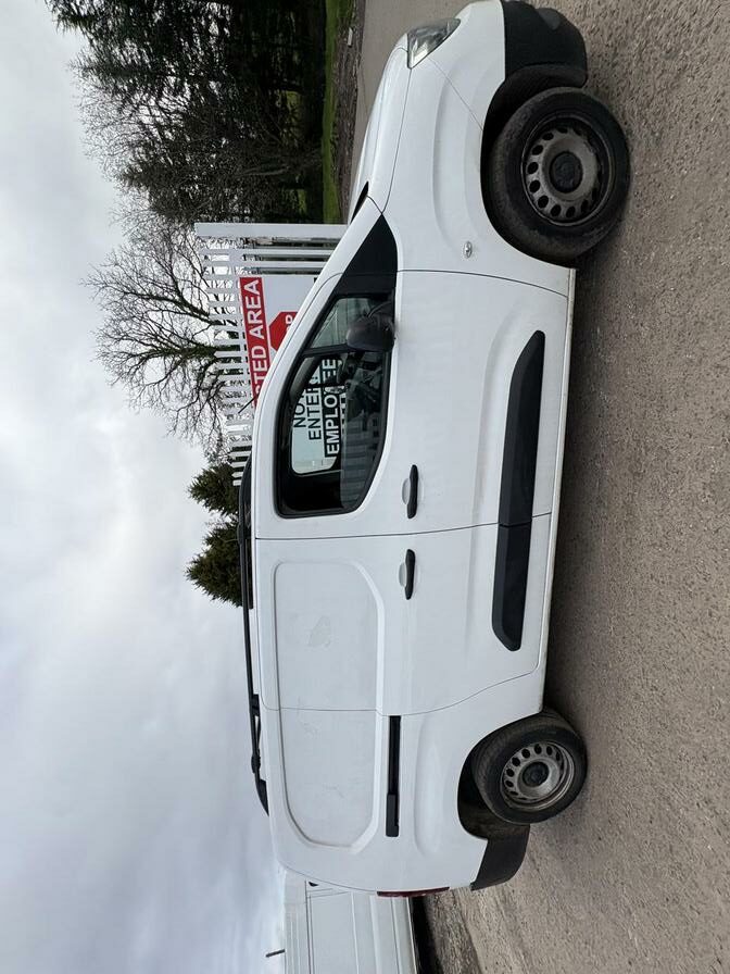 2022 Vauxhall Combo – Model: Combo 2300 Dynamic TD – KN22KTC
