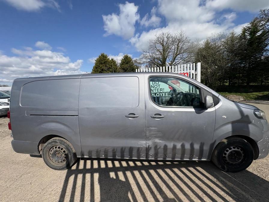 2019 Vauxhall Vivaro – Model: Vivaro 3100 Sportive S/S – DS69ZPE