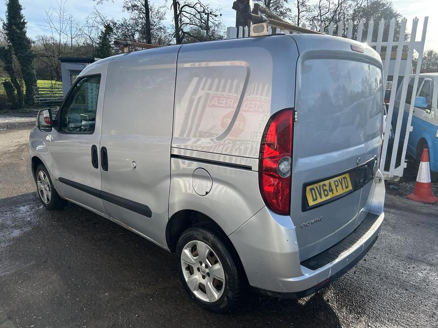 2014 Vauxhall Combo – Model: Combo 2000 L1H1 CDTi Sportive – DV64PYD