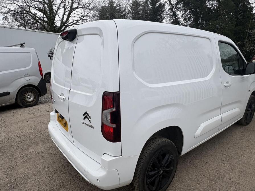 2022 Citroen Berlingo – Model: Berlingo 1000 Driver Professional Blue HDi – MD71YHM