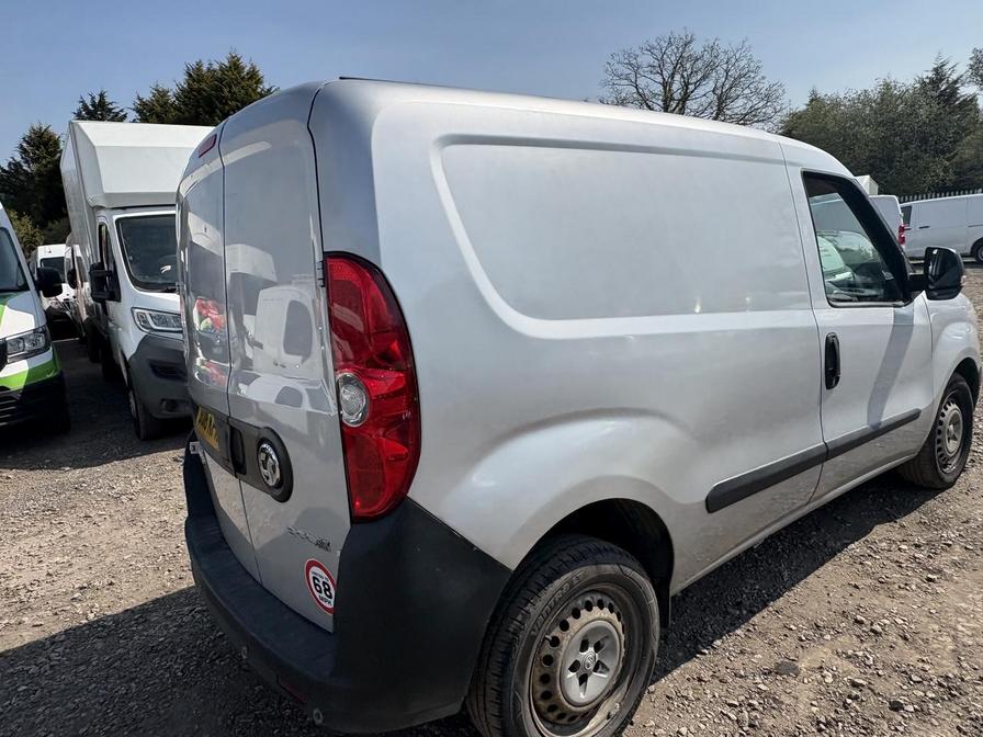 2018 Vauxhall Combo – Model: Combo 2300 CDTi S/S – BU18KPN