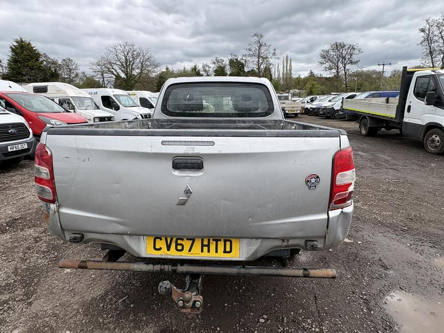 2017 Mitsubishi L200 – Model: L200 4Life DI-D – CV67HTD