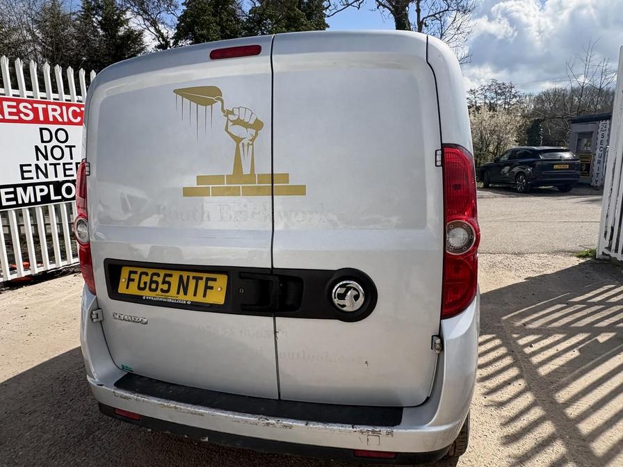 2015 Vauxhall Combo – Model: Combo 2000 L1H1 CDTi Sportive – FG65NTF