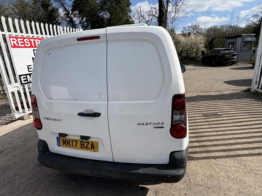 2017 Peugeot Partner – Model: Partner Professional L1 Blue HDi – MK17BZA