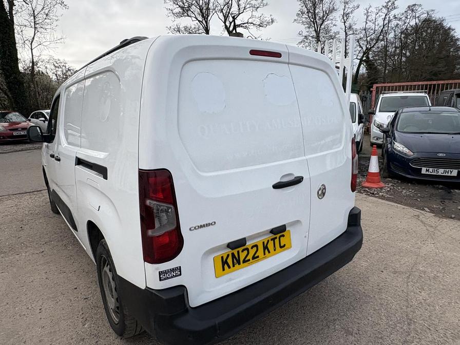 2022 Vauxhall Combo – Model: Combo 2300 Dynamic TD – KN22KTC