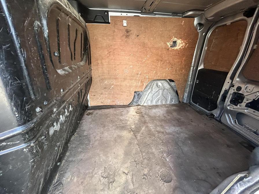 2014 Vauxhall Combo – Model: Combo 2000 L1H1 CDTi Sportive – DV64PYD