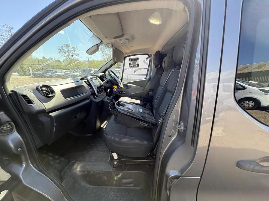 2017 Renault Trafic – Model: Trafic SL27 Sport Nav dCi – YE17ZKV