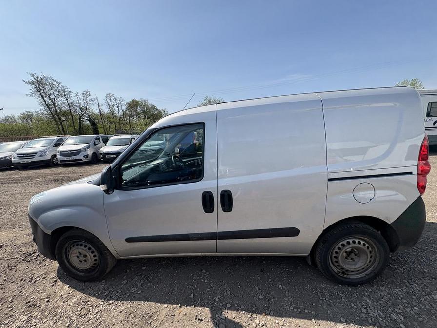 2018 Vauxhall Combo – Model: Combo 2300 CDTi S/S – BU18KPN