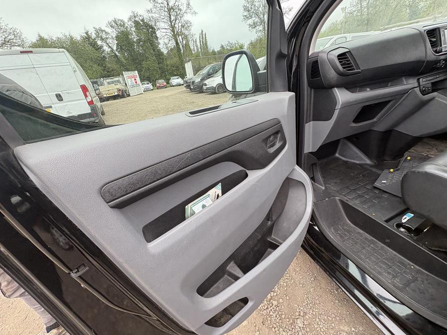 2019 Vauxhall Vivaro – Model: Vivaro 2900 Dynamic S/S – DP69VHY